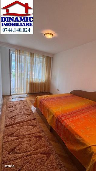 Apartament cu 3 camere semidecomandat în Nord