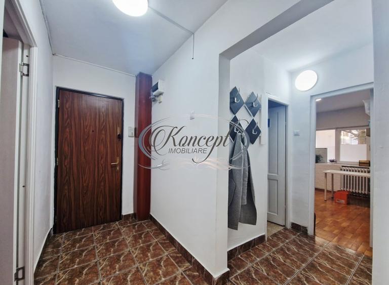 Apartament cu 3 camere decomandat, mobilat în Zorilor