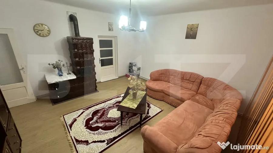 Casă cu 3 camere cu Teren 200 Mp în Central