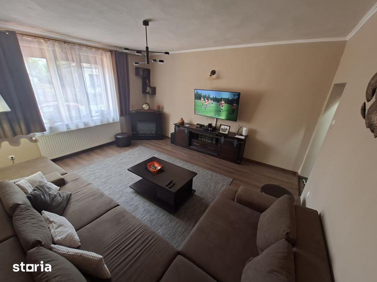 Casă cu 5 camere cu Teren 704 Mp în Titulescu