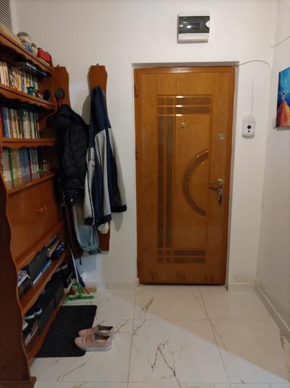 Apartament cu 2 camere decomandat în Pajura