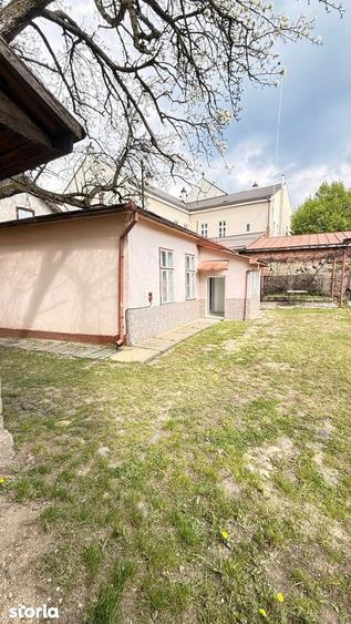 Casă cu 3 camere cu Canalizare în Ultracentral