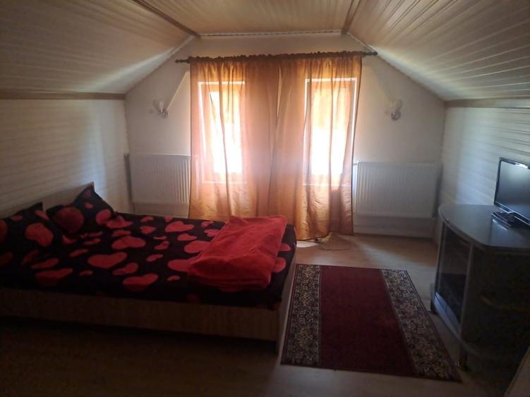 Casă individuală cu 5 camere cu Garaj în Băiceni