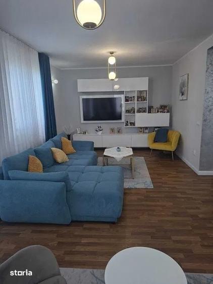 Casă cu 6 camere decomandat cu Teren 485 Mp în Corunca