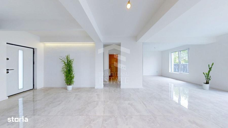 Casă cu 4 camere decomandat în Central