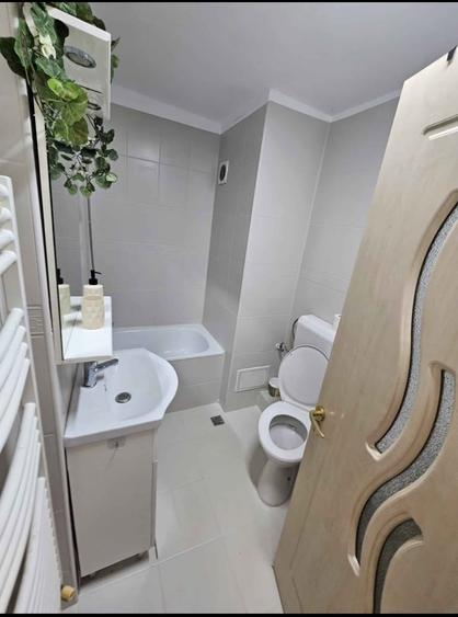 Apartament cu 2 camere semidecomandat, mobilat în P-ța Unirii