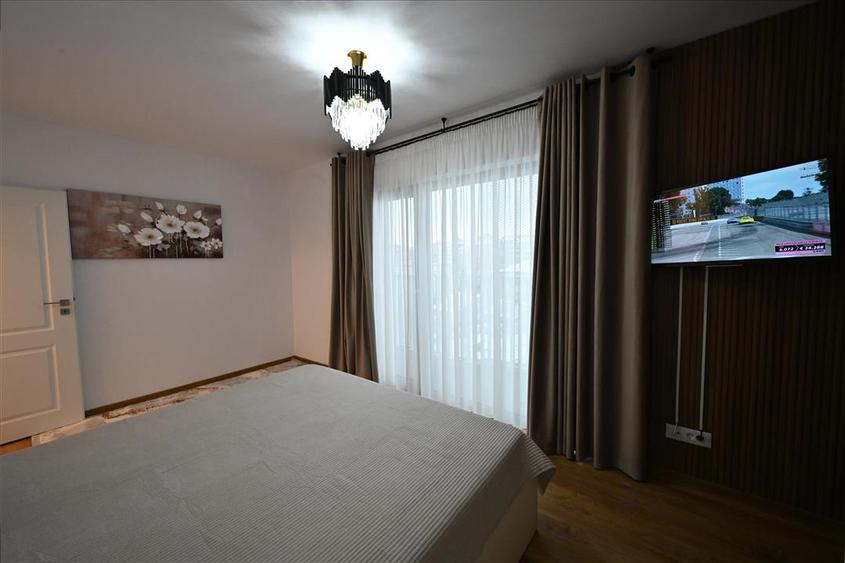 Apartament cu 3 camere decomandat, mobilat în Ultracentral