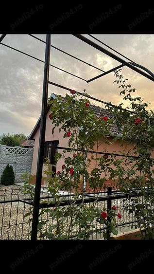 Casă cu 2 camere cu Teren 1439 Mp în Cadea