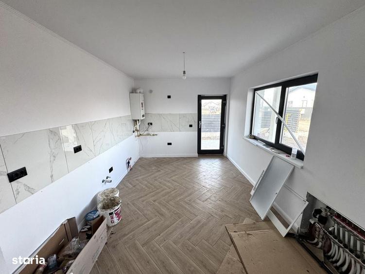 Casă cu 4 camere în Valea Ursului
