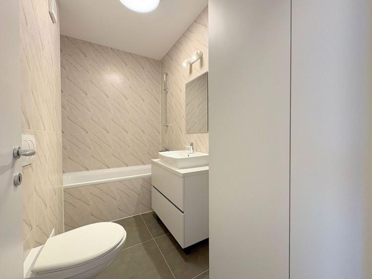 Apartament cu 3 camere decomandat, mobilat în Lipovei