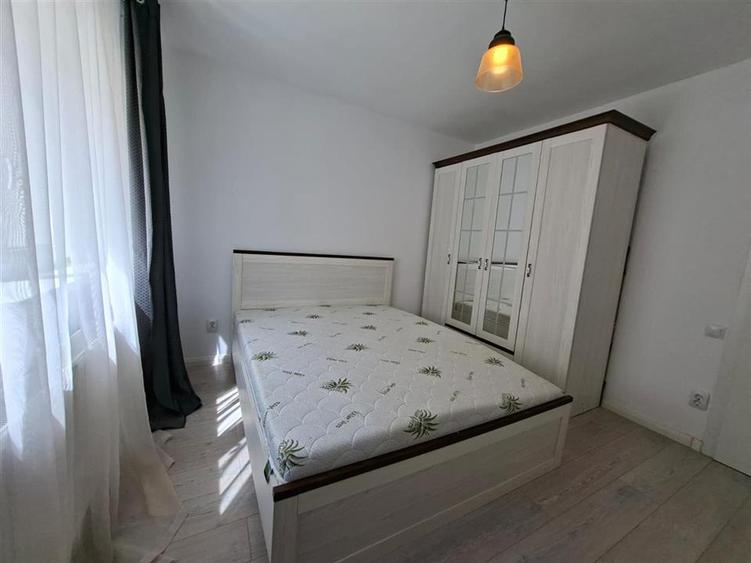 Apartament cu 3 camere decomandat, mobilat în Exterior Sud