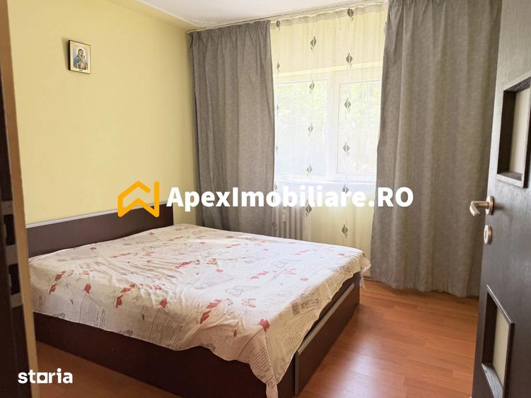 Apartament cu 3 camere decomandat în Giurgiului