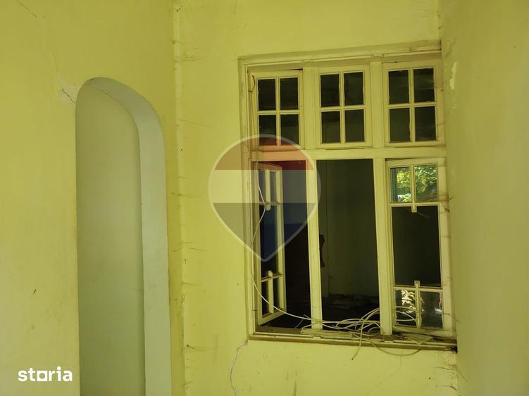 Casă cu 4 camere cu Teren 442 Mp în Central
