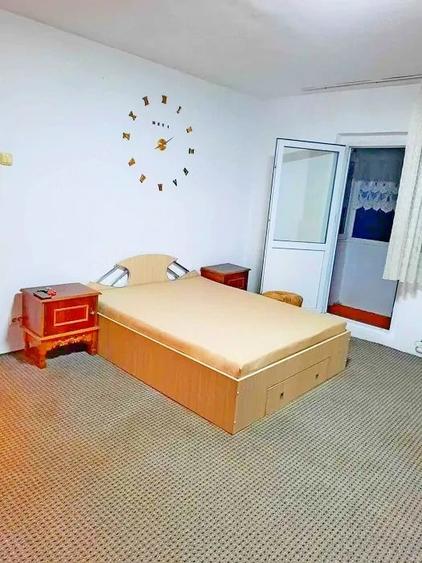 Garsonieră decomandată în Lunei