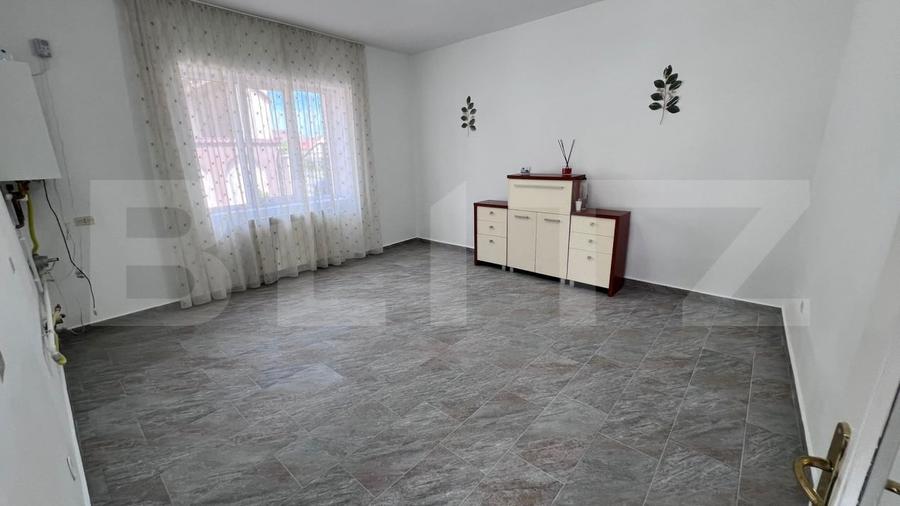 Casă individuală cu 4 camere cu Canalizare în Central