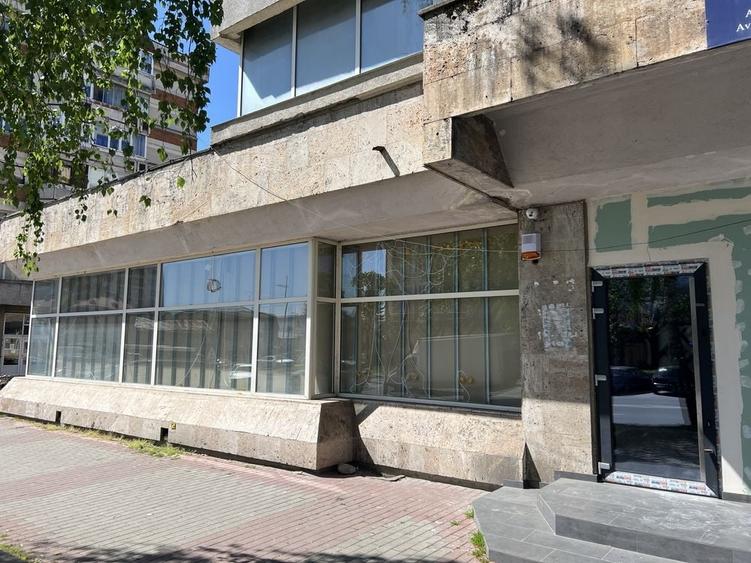Spațiu comercial, de 211 mp, în Central