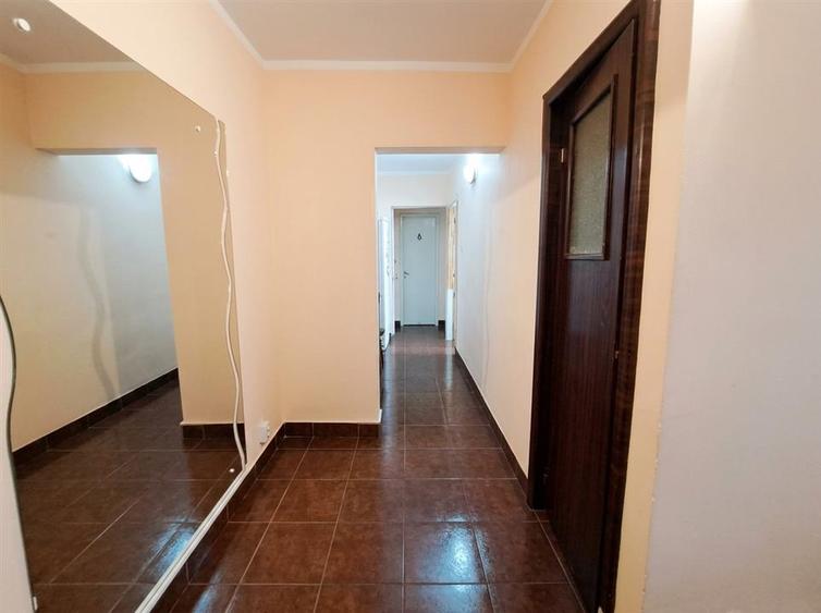 Apartament cu 3 camere decomandat, mobilat în Obcini