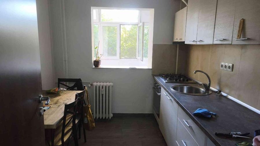Apartament cu 3 camere decomandat în Iancului