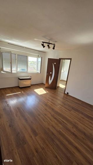 Apartament cu 2 camere nedecomandat în 14 Mai