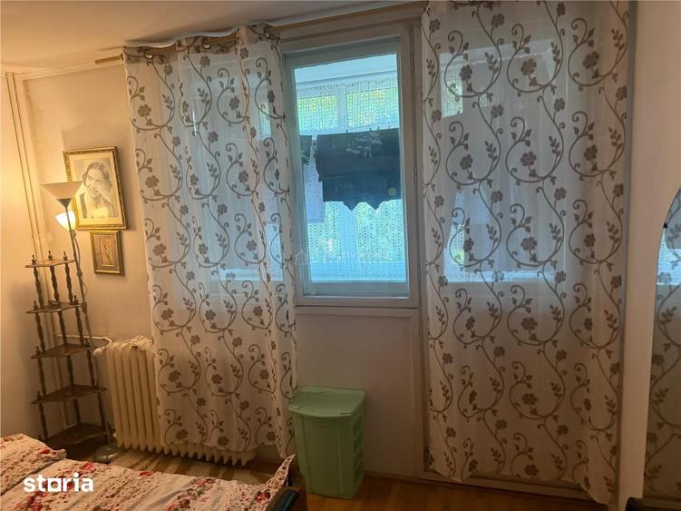 Apartament cu 3 camere decomandat în Titan
