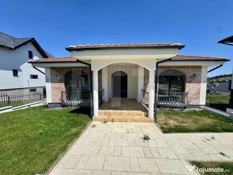 Vand casa moderna - singur in curte - Corunca, zona Penny - 9