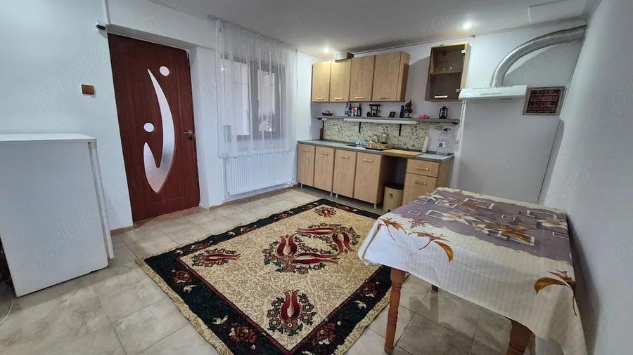 Casă cu 4 camere cu Teren 1800 Mp în Central