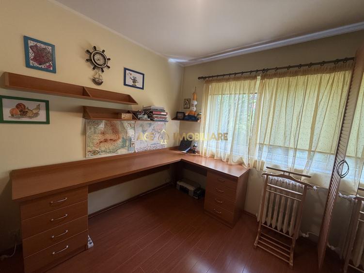 Apartament cu 3 camere decomandat, mobilat în P-ța Reșița