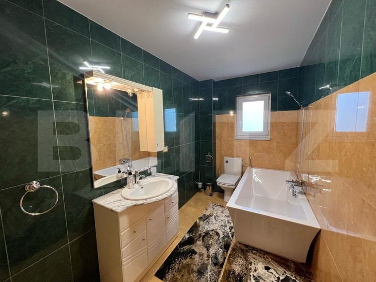 Casă individuală cu 6 camere cu Canalizare în Cetate