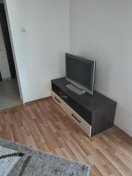 Apartament cu 2 camere decomandat, mobilat în Centru Civic