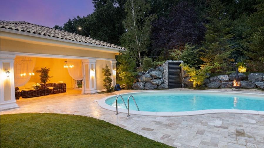 Casă individuală cu 6 camere cu Piscina în Tunari