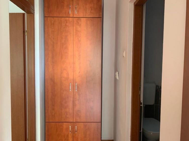 Apartament cu 2 camere semidecomandat, mobilat în Mărăști