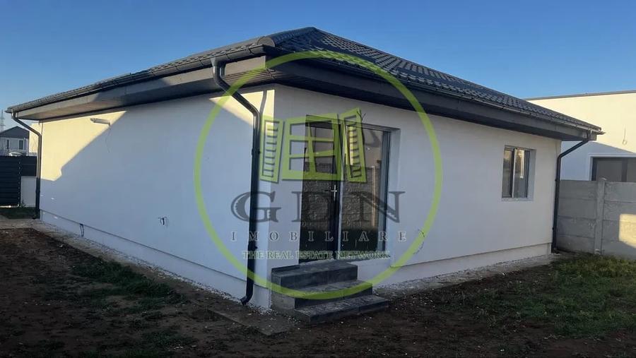 Casă individuală cu 4 camere cu Teren 300 Mp în Preajba