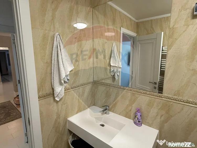 Apartament cu 4 camere semidecomandat în Dristor