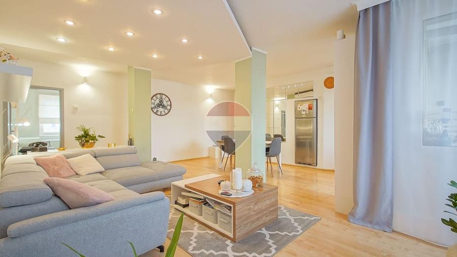 Apartament cu 4 camere decomandat în Centrul Civic