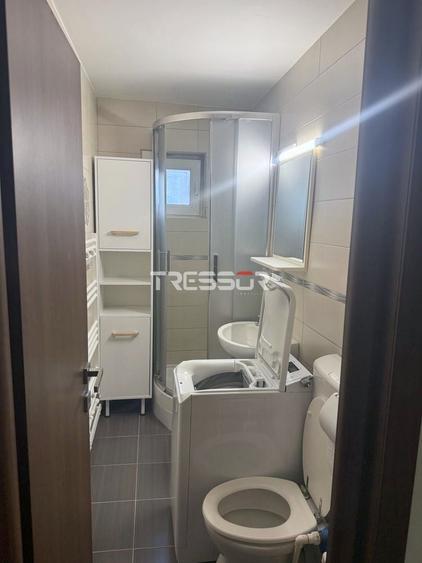Apartament cu 2 camere, mobilat în Universitate