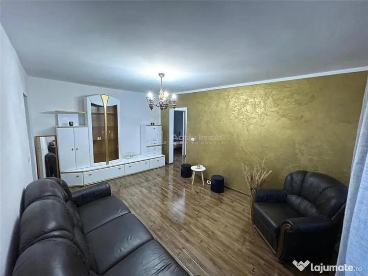 Apartament cu 3 camere decomandat în Micro II