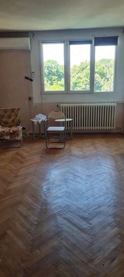 Apartament cu 4 camere semidecomandat în Titan
