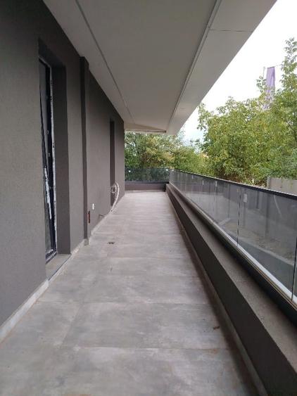 Apartament cu 3 camere decomandat în Pipera
