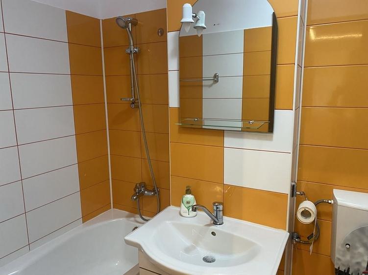 Garsonieră decomandată în Central