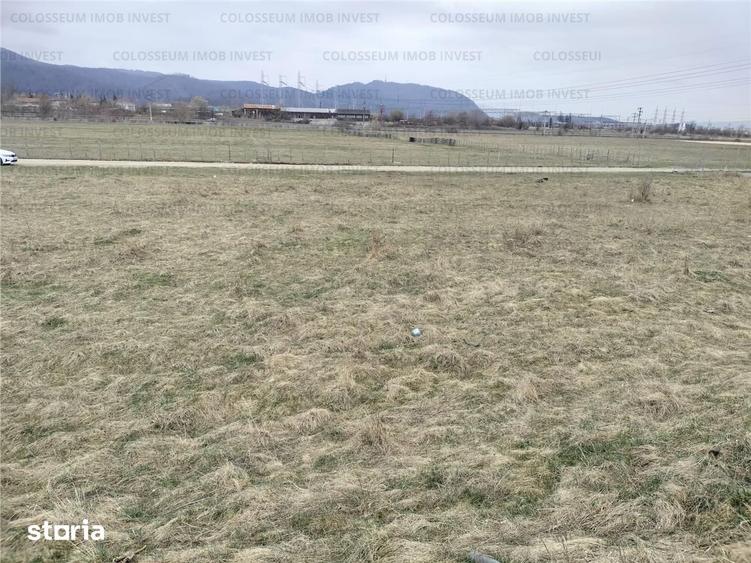 Teren de 5500 mp, în Central