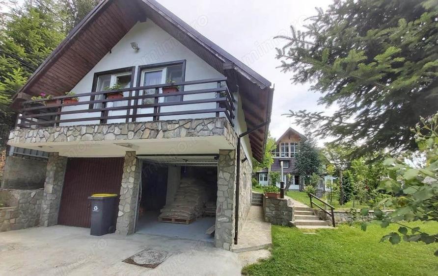 Casă cu 6 camere cu Teren 1905 Mp în Cheia
