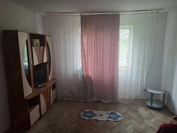 Apartament cu 2 camere decomandat în Exterior Vest