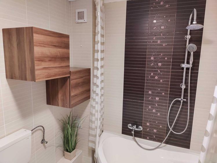 Apartament cu 3 camere decomandat în Nufărul