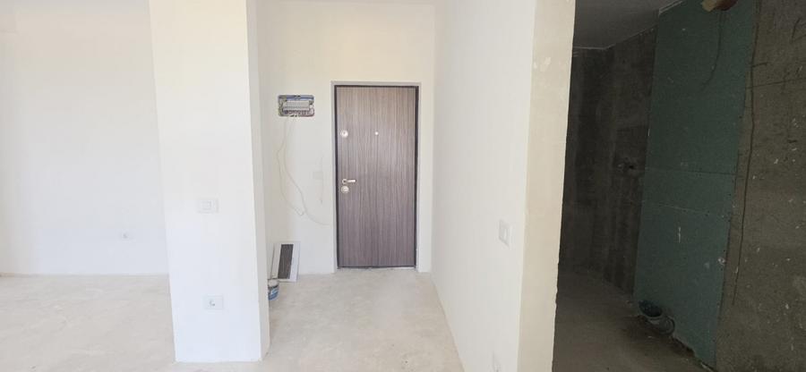 Apartament cu 2 camere decomandat în E3