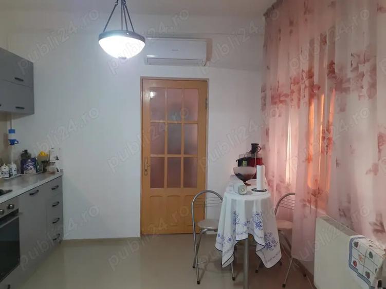 Casă cu 6 camere cu Teren 283 Mp în Școlilor