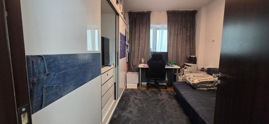 Apartament cu 3 camere decomandat, mobilat în Ultracentral