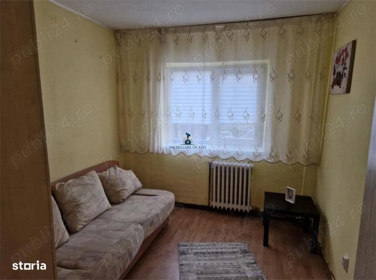 Apartament cu 3 camere decomandat, mobilat în Berceni