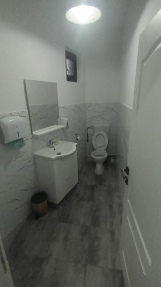 Spațiu comercial, de 82 mp, în Sârbi