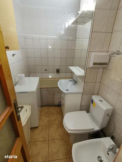 Apartament cu 2 camere decomandat în Sub Arini