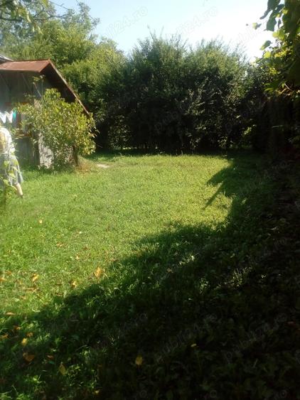 Casă cu 5 camere în Tăriceni